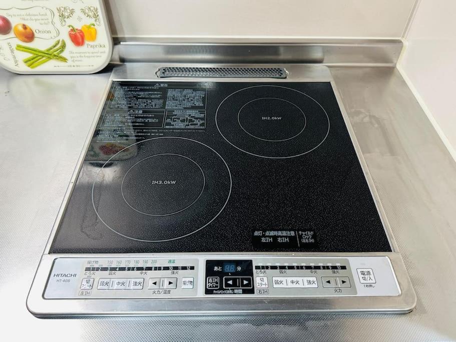 202 黒門市場1分!道頓堀まで徒歩8分!心斎橋まで徒歩9分! アパート *