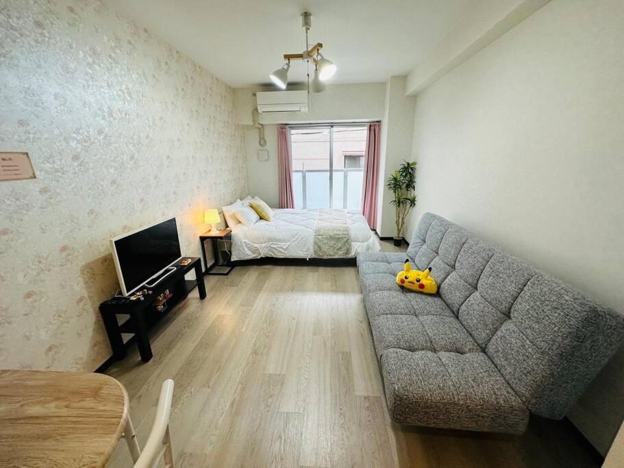 202 黒門市場1分!道頓堀まで徒歩8分!心斎橋まで徒歩9分! Apartment Ōsaka